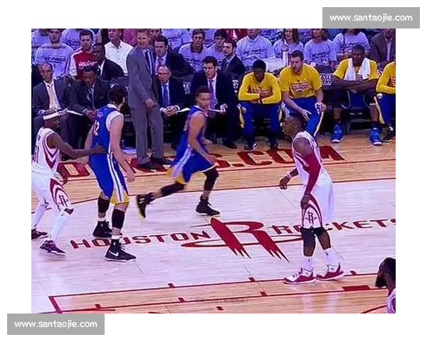 西决 G3 火箭 41 分溃败：哈登保罗哑火 + 19 失误 库里三节轰 35 分创纪录