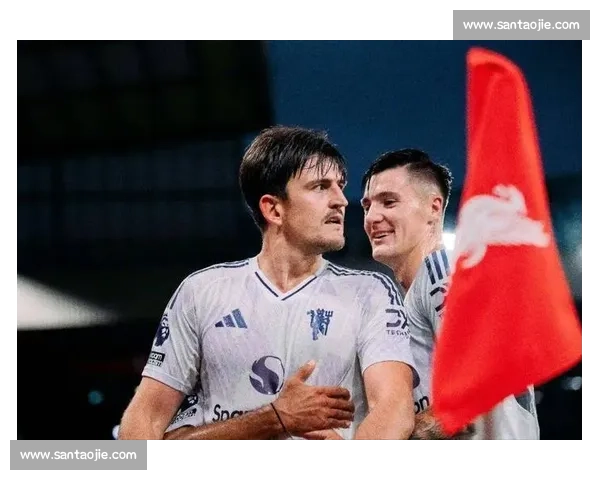 马奎尔亲授队长袖标：B 费是滕哈格钦点领袖，更衣室全票支持