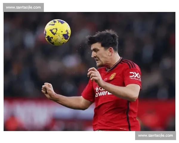 马奎尔亲授队长袖标：B 费是滕哈格钦点领袖，更衣室全票支持